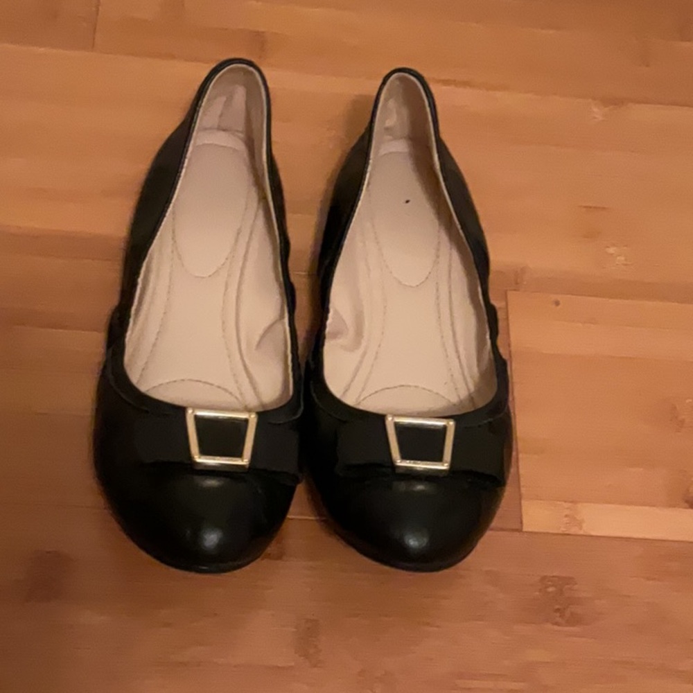 Cole Haan Black Leather Flats Versatile Slip-On Loafers